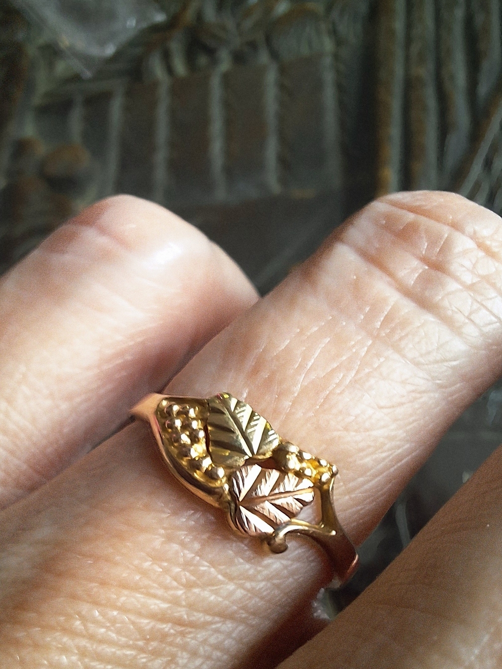 Vintage Coleman Black Hills Gold Ring – Size 6 – 10K Gold